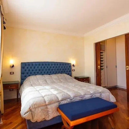 Villa Paradise-sleeps 20-pool-sea Views-pets Ospedaletti