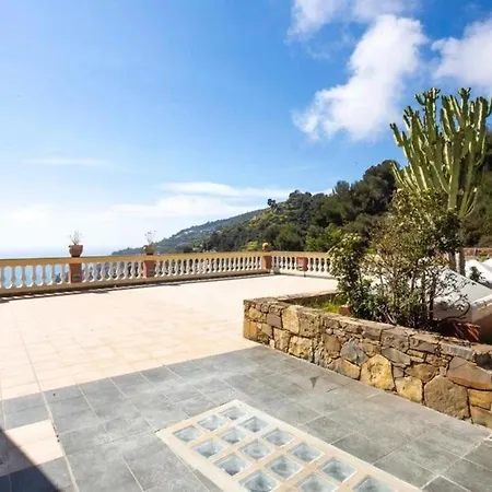 Paradise-sleeps 20-pool-sea Views-pets