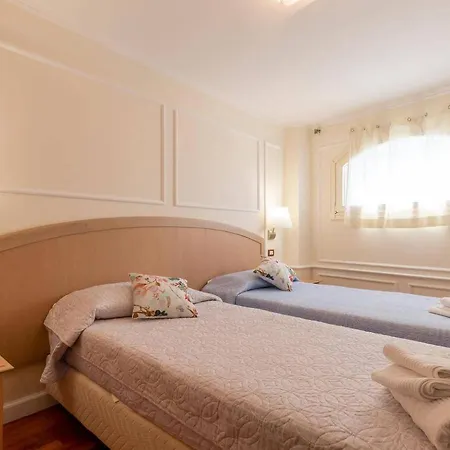 Paradise-sleeps 20-pool-sea Views-pets Villa Ospedaletti