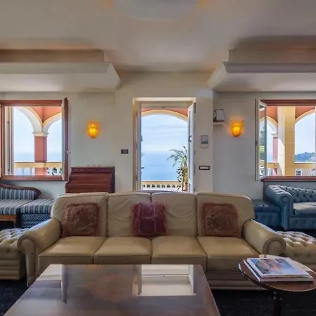 Paradise-sleeps 20-pool-sea Views-pets