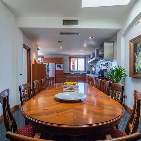 Paradise-sleeps 20-pool-sea Views-pets Villa *