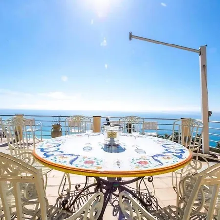 Paradise-sleeps 20-pool-sea Views-pets Ospedaletti