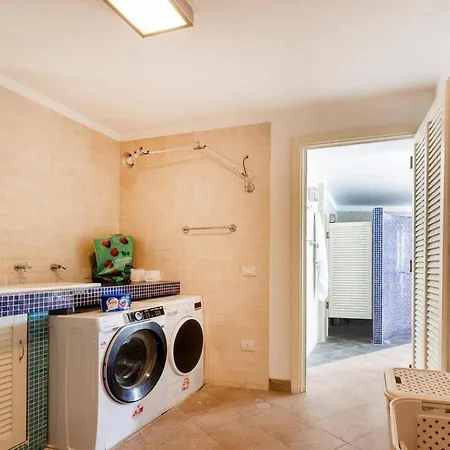 Villa Paradise-sleeps 20-pool-sea Views-pets *