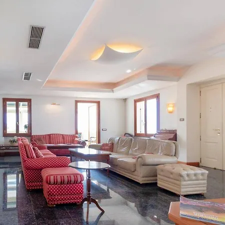 Paradise-sleeps 20-pool-sea Views-pets Ospedaletti