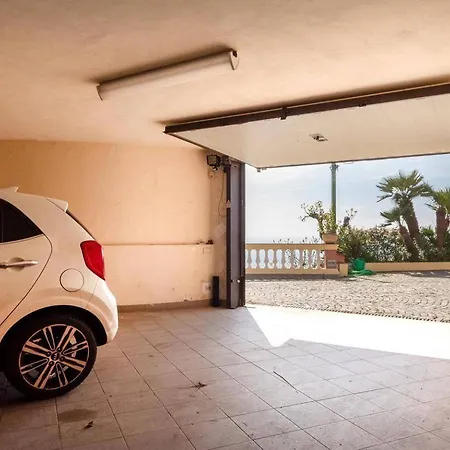 Paradise-sleeps 20-pool-sea Views-pets Villa *