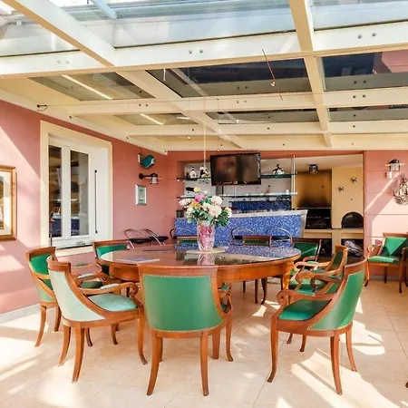 Paradise-sleeps 20-pool-sea Views-pets *